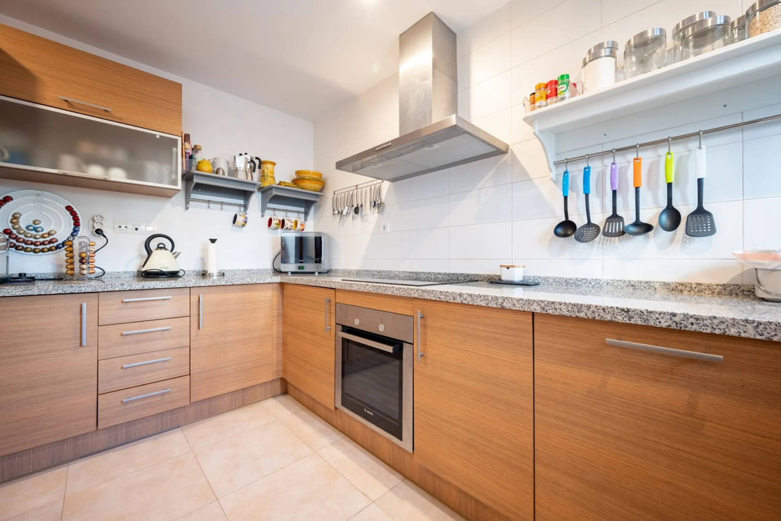 This elegant, partly furnished, and move-in-ready penthouse duplex in Pueblo Los Monteros is located in Altos de Los Monteros. It combines luxury and comfort in one of Marbella's most sought-after neighbourhoods.
