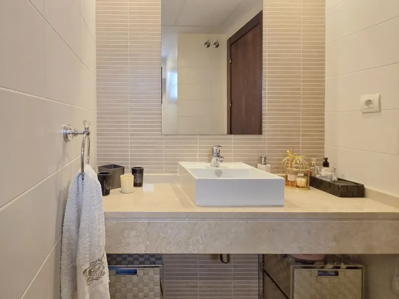 This elegant, partly furnished, and move-in-ready penthouse duplex in Pueblo Los Monteros is located in Altos de Los Monteros. It combines luxury and comfort in one of Marbella's most sought-after neighbourhoods.