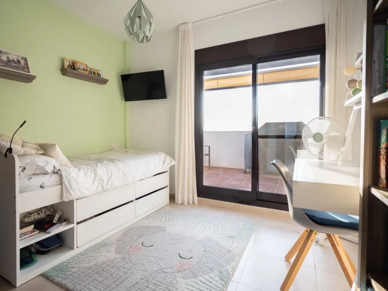 This elegant, partly furnished, and move-in-ready penthouse duplex in Pueblo Los Monteros is located in Altos de Los Monteros. It combines luxury and comfort in one of Marbella's most sought-after neighbourhoods.