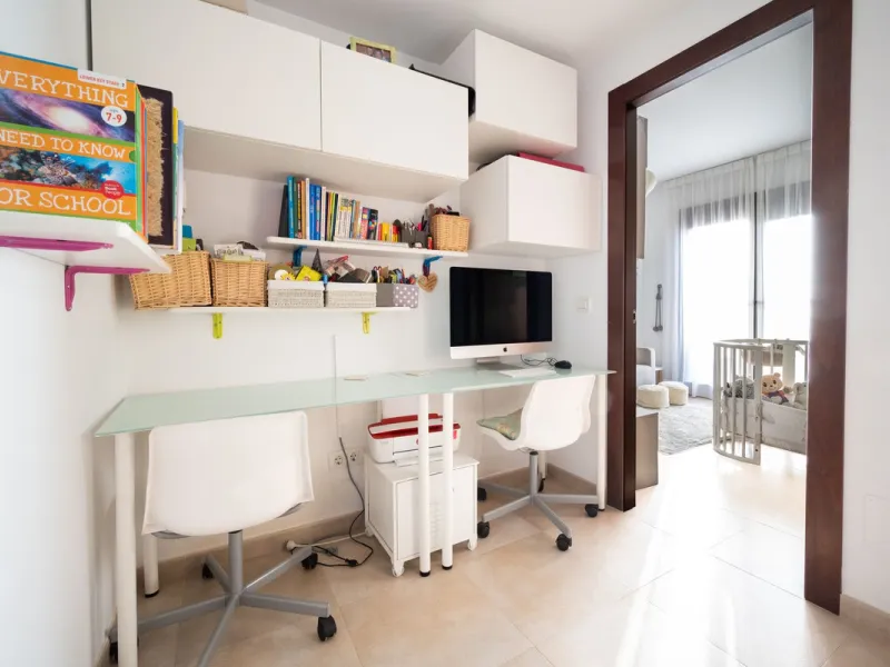 This elegant, partly furnished, and move-in-ready penthouse duplex in Pueblo Los Monteros is located in Altos de Los Monteros. It combines luxury and comfort in one of Marbella's most sought-after neighbourhoods.