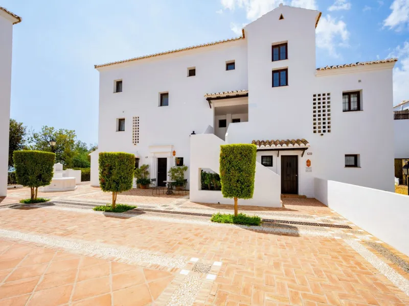 This elegant, partly furnished, and move-in-ready penthouse duplex in Pueblo Los Monteros is located in Altos de Los Monteros. It combines luxury and comfort in one of Marbella's most sought-after neighbourhoods.