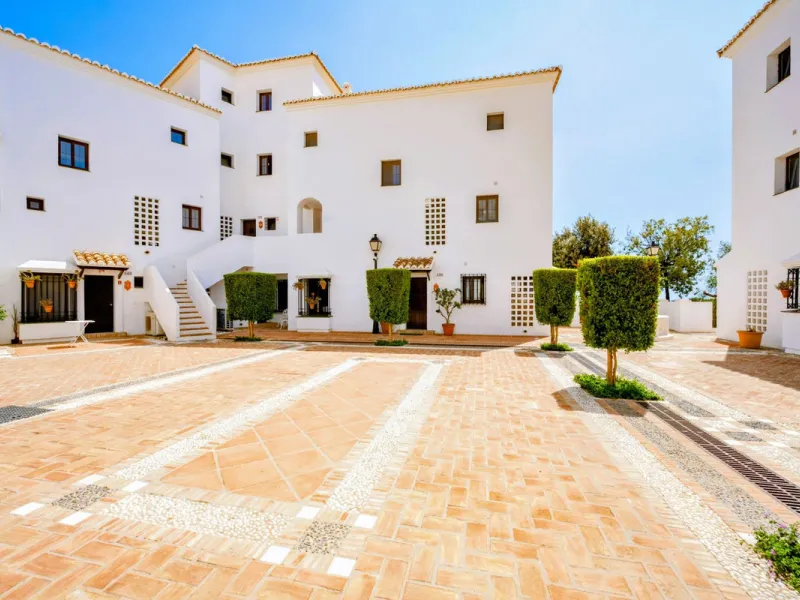 This elegant, partly furnished, and move-in-ready penthouse duplex in Pueblo Los Monteros is located in Altos de Los Monteros. It combines luxury and comfort in one of Marbella's most sought-after neighbourhoods.