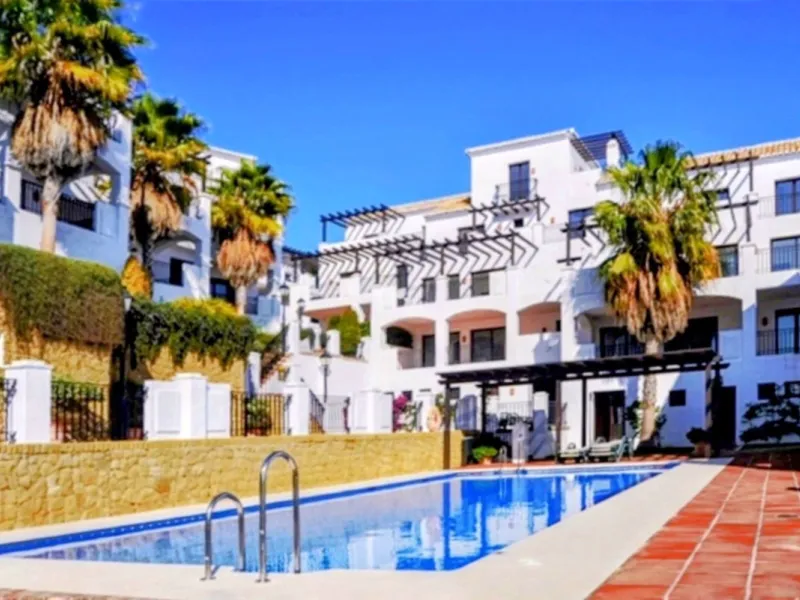 This elegant, partly furnished, and move-in-ready penthouse duplex in Pueblo Los Monteros is located in Altos de Los Monteros. It combines luxury and comfort in one of Marbella's most sought-after neighbourhoods.