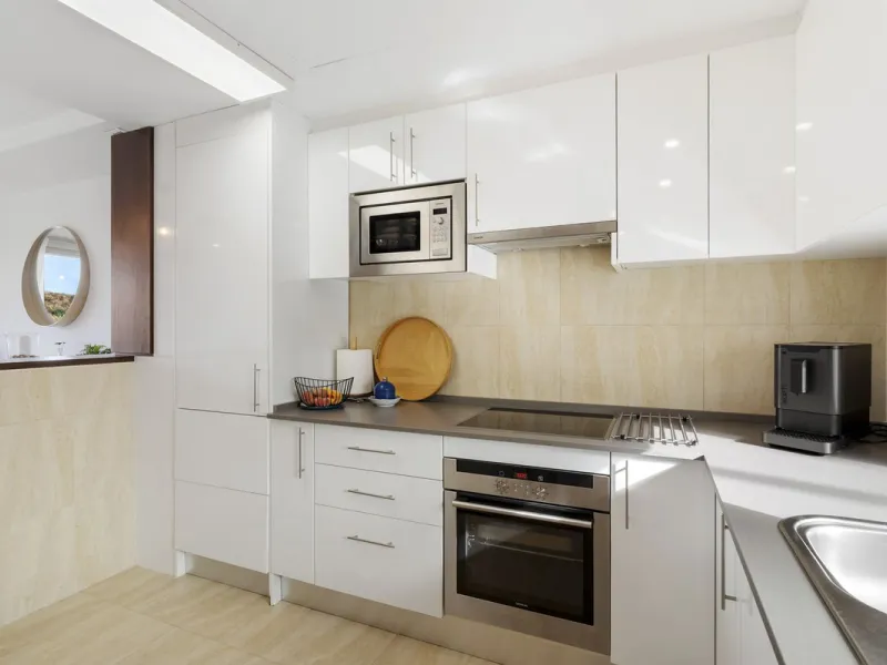 Magnificently Presented Triplex Penthouse in La Cala de Mijas. Just a five-minute drive from the charming coastal town of La Cala de Mijas, this beautifully updated triplex penthouse apartment combines modern style, generous space, and eco-friendly living