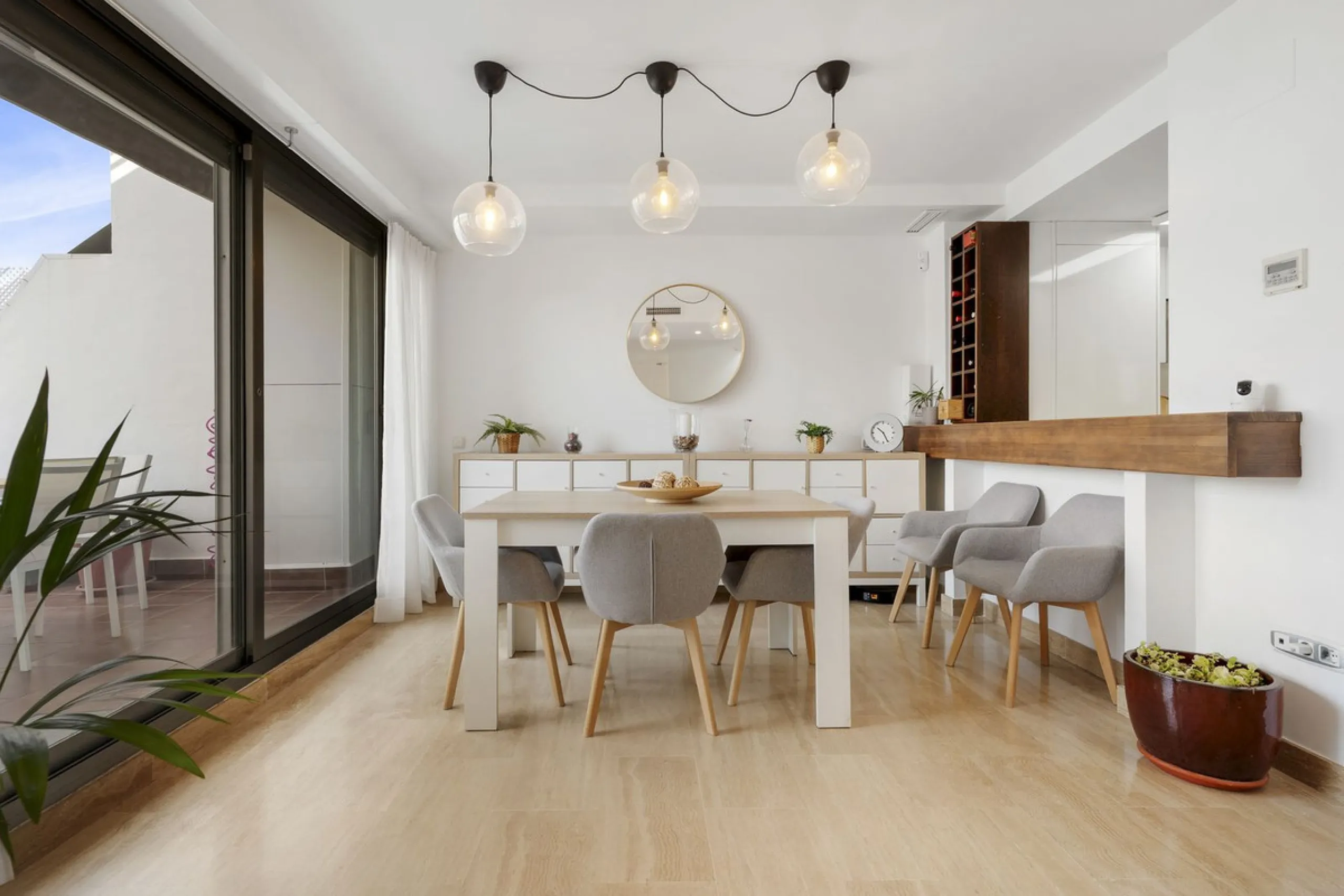 Magnificently Presented Triplex Penthouse in La Cala de Mijas. Just a five-minute drive from the charming coastal town of La Cala de Mijas, this beautifully updated triplex penthouse apartment combines modern style, generous space, and eco-friendly living