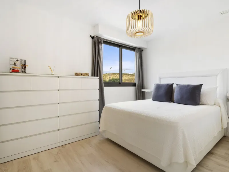 Magnificently Presented Triplex Penthouse in La Cala de Mijas. Just a five-minute drive from the charming coastal town of La Cala de Mijas, this beautifully updated triplex penthouse apartment combines modern style, generous space, and eco-friendly living