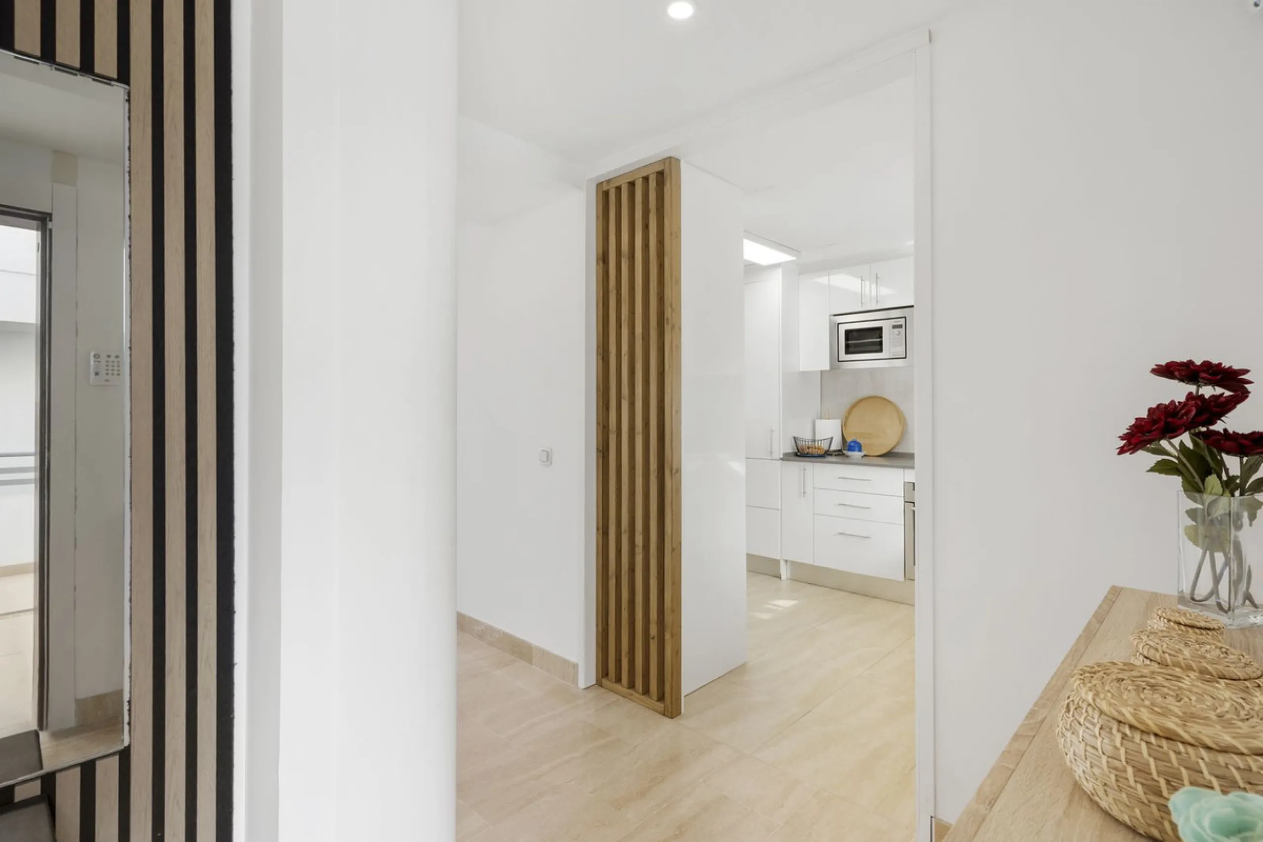 Magnificently Presented Triplex Penthouse in La Cala de Mijas. Just a five-minute drive from the charming coastal town of La Cala de Mijas, this beautifully updated triplex penthouse apartment combines modern style, generous space, and eco-friendly living