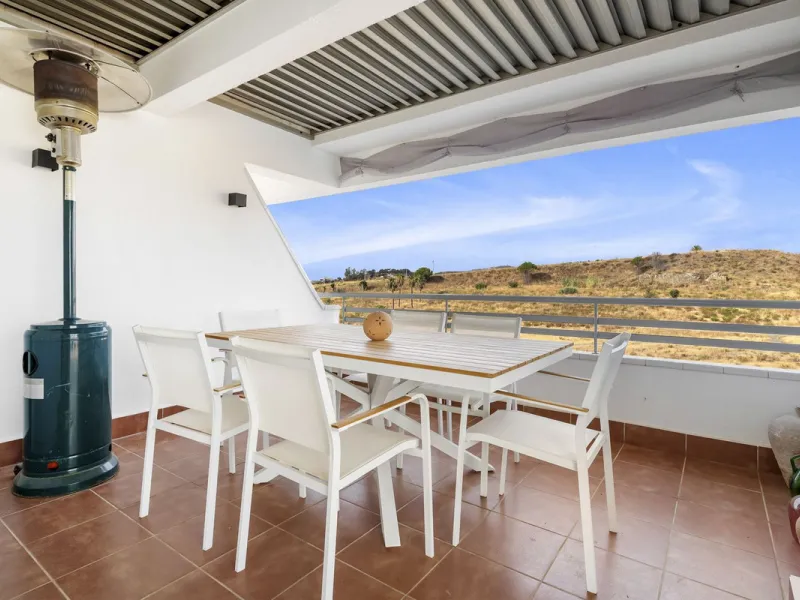 Magnificently Presented Triplex Penthouse in La Cala de Mijas. Just a five-minute drive from the charming coastal town of La Cala de Mijas, this beautifully updated triplex penthouse apartment combines modern style, generous space, and eco-friendly living