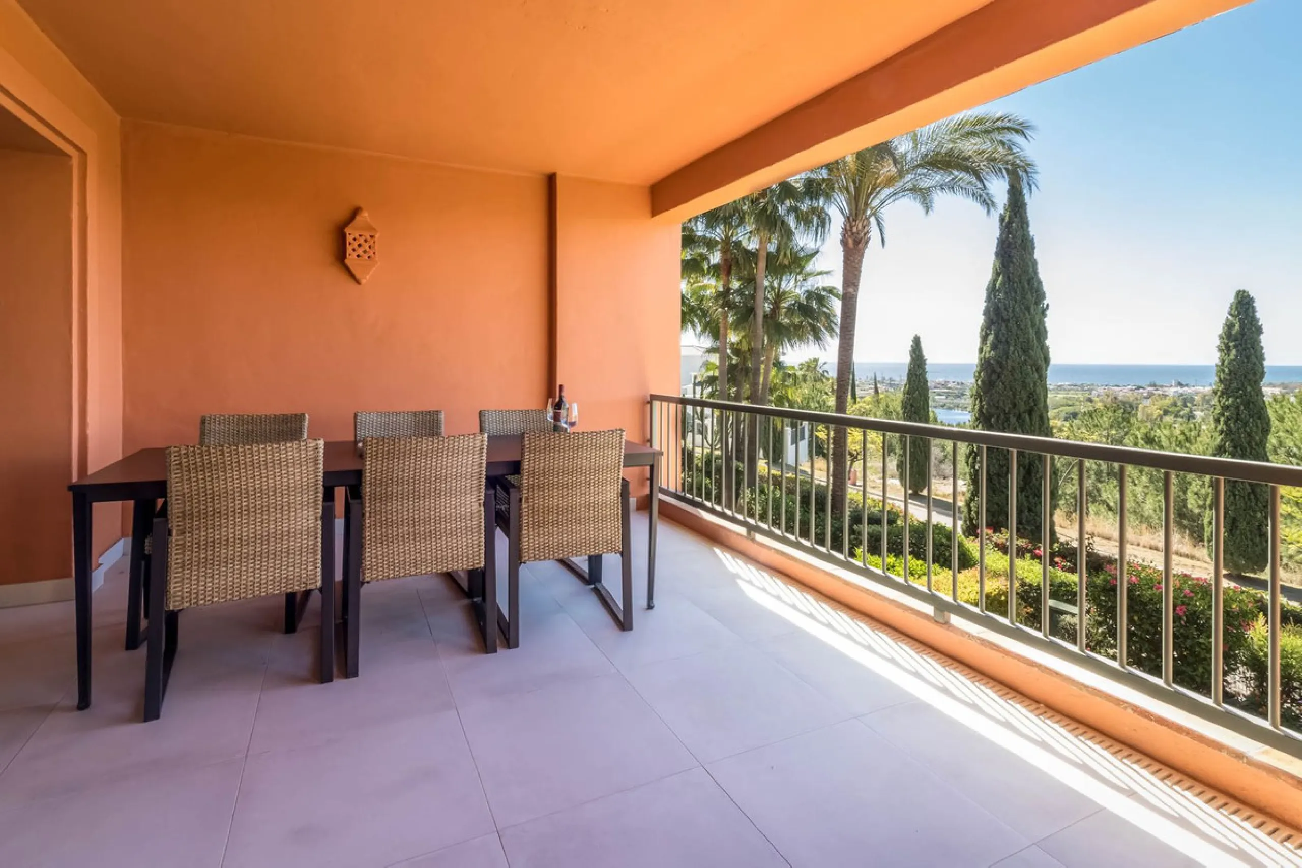3 BEDROOM MIDDLE FLOOR APARTMENT WITH PANORAMIC SEA VIEWS TO THE COAST AND THE GOLF OF LOS FLAMINGOS