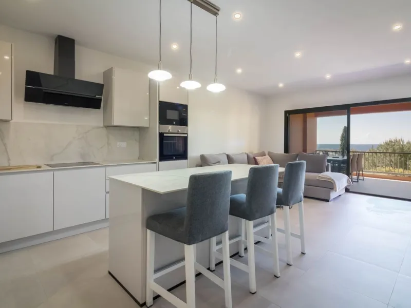 3 BEDROOM MIDDLE FLOOR APARTMENT WITH PANORAMIC SEA VIEWS TO THE COAST AND THE GOLF OF LOS FLAMINGOS