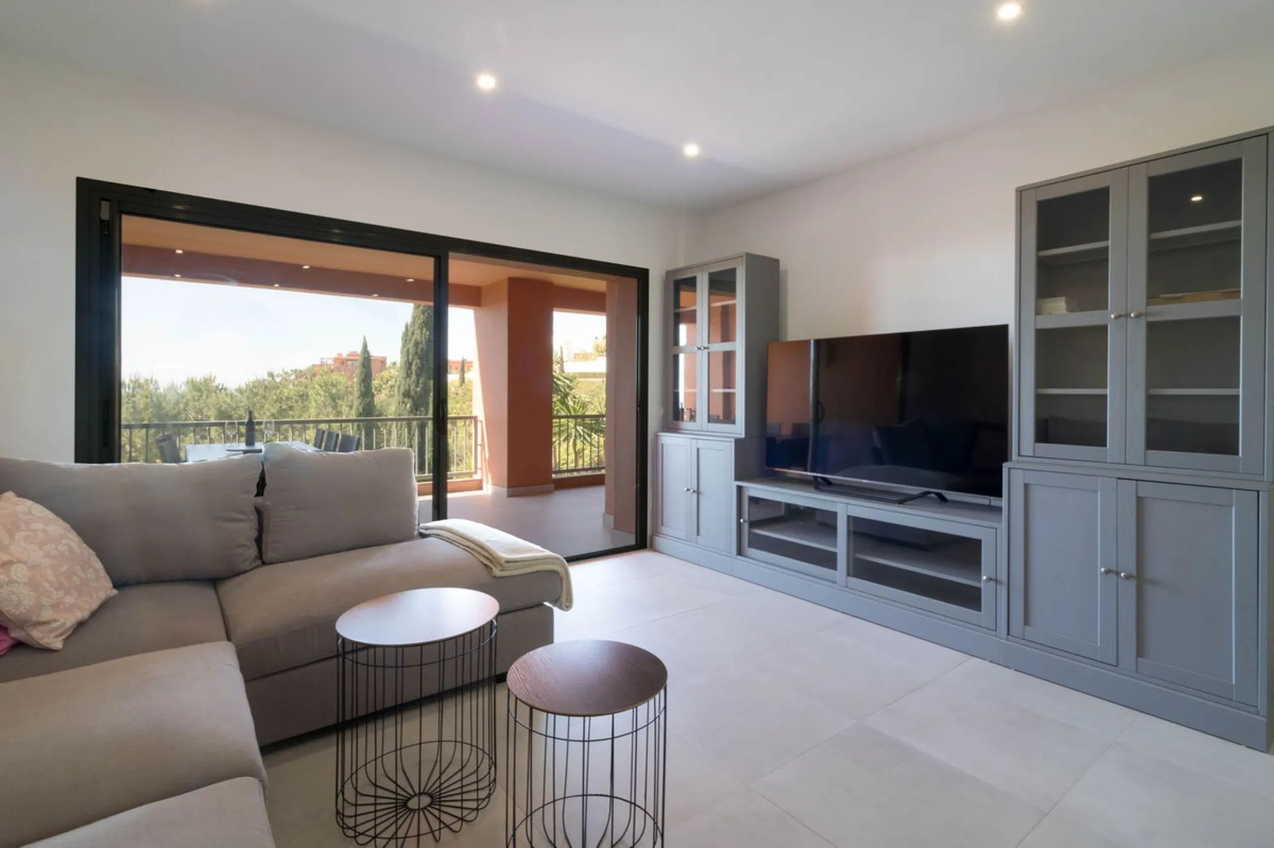 3 BEDROOM MIDDLE FLOOR APARTMENT WITH PANORAMIC SEA VIEWS TO THE COAST AND THE GOLF OF LOS FLAMINGOS