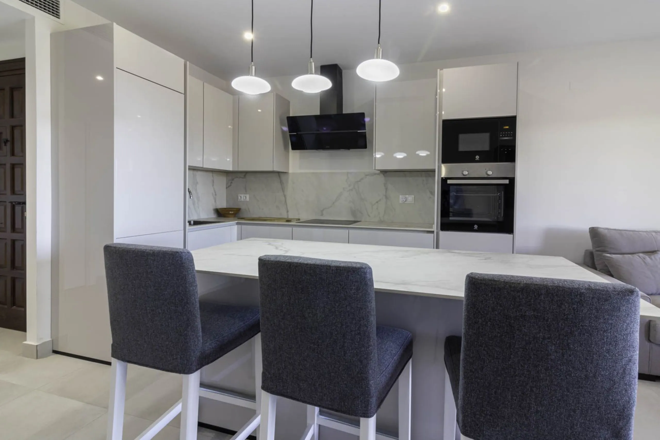 3 BEDROOM MIDDLE FLOOR APARTMENT WITH PANORAMIC SEA VIEWS TO THE COAST AND THE GOLF OF LOS FLAMINGOS