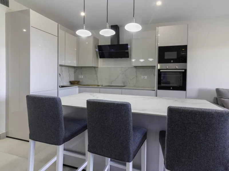 3 BEDROOM MIDDLE FLOOR APARTMENT WITH PANORAMIC SEA VIEWS TO THE COAST AND THE GOLF OF LOS FLAMINGOS