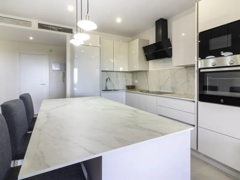 3 BEDROOM MIDDLE FLOOR APARTMENT WITH PANORAMIC SEA VIEWS TO THE COAST AND THE GOLF OF LOS FLAMINGOS