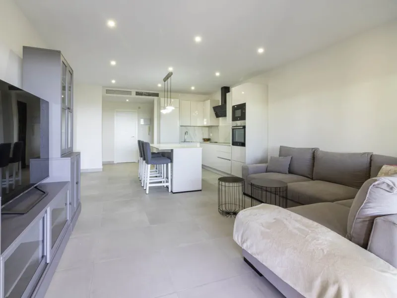 3 BEDROOM MIDDLE FLOOR APARTMENT WITH PANORAMIC SEA VIEWS TO THE COAST AND THE GOLF OF LOS FLAMINGOS