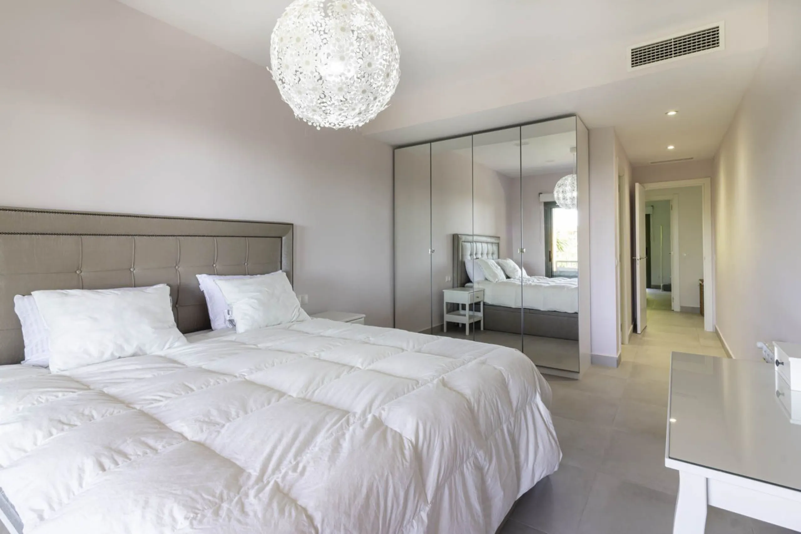 3 BEDROOM MIDDLE FLOOR APARTMENT WITH PANORAMIC SEA VIEWS TO THE COAST AND THE GOLF OF LOS FLAMINGOS