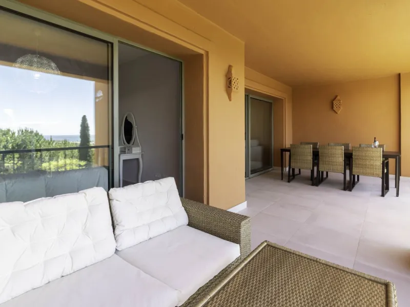 3 BEDROOM MIDDLE FLOOR APARTMENT WITH PANORAMIC SEA VIEWS TO THE COAST AND THE GOLF OF LOS FLAMINGOS