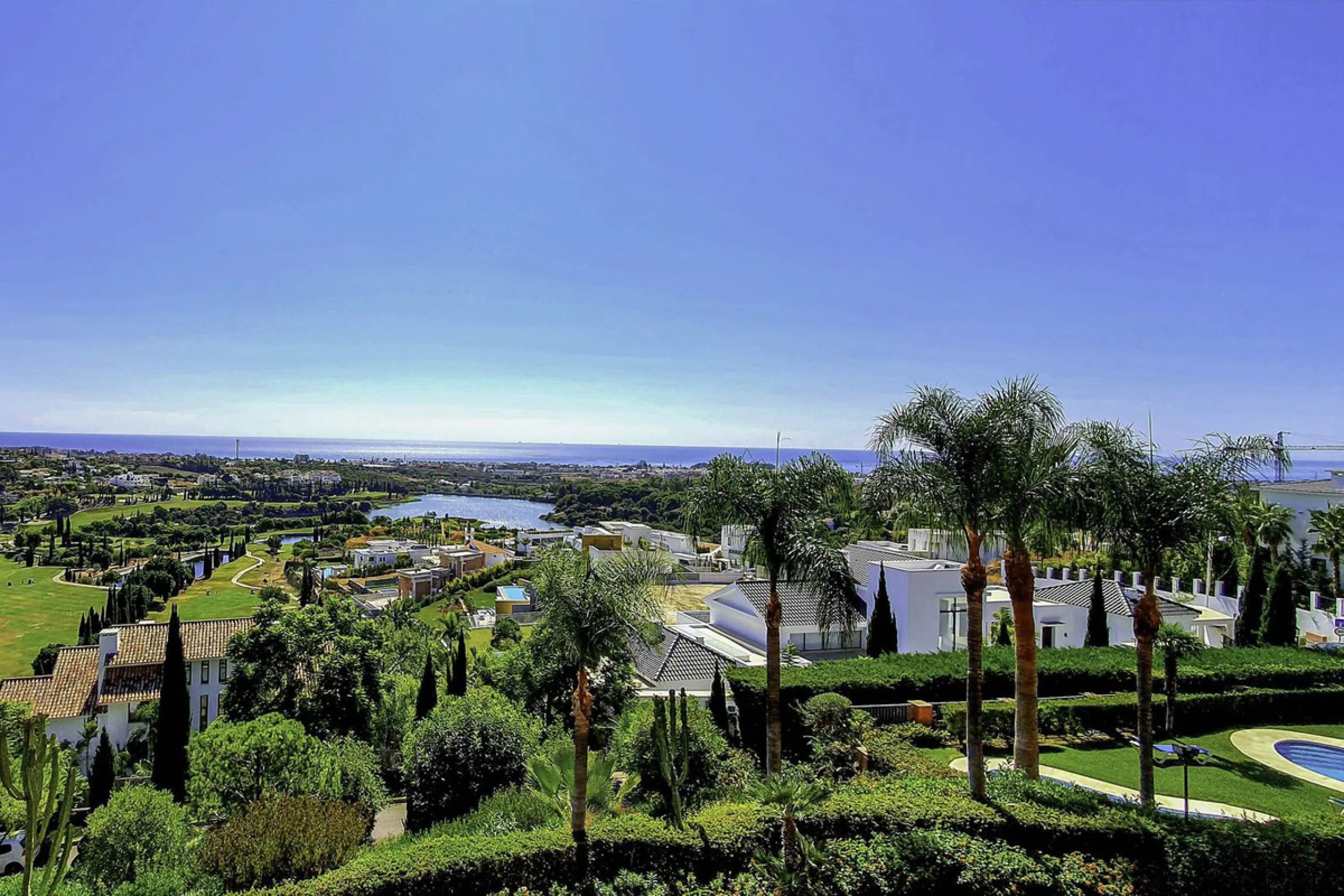 3 BEDROOM MIDDLE FLOOR APARTMENT WITH PANORAMIC SEA VIEWS TO THE COAST AND THE GOLF OF LOS FLAMINGOS