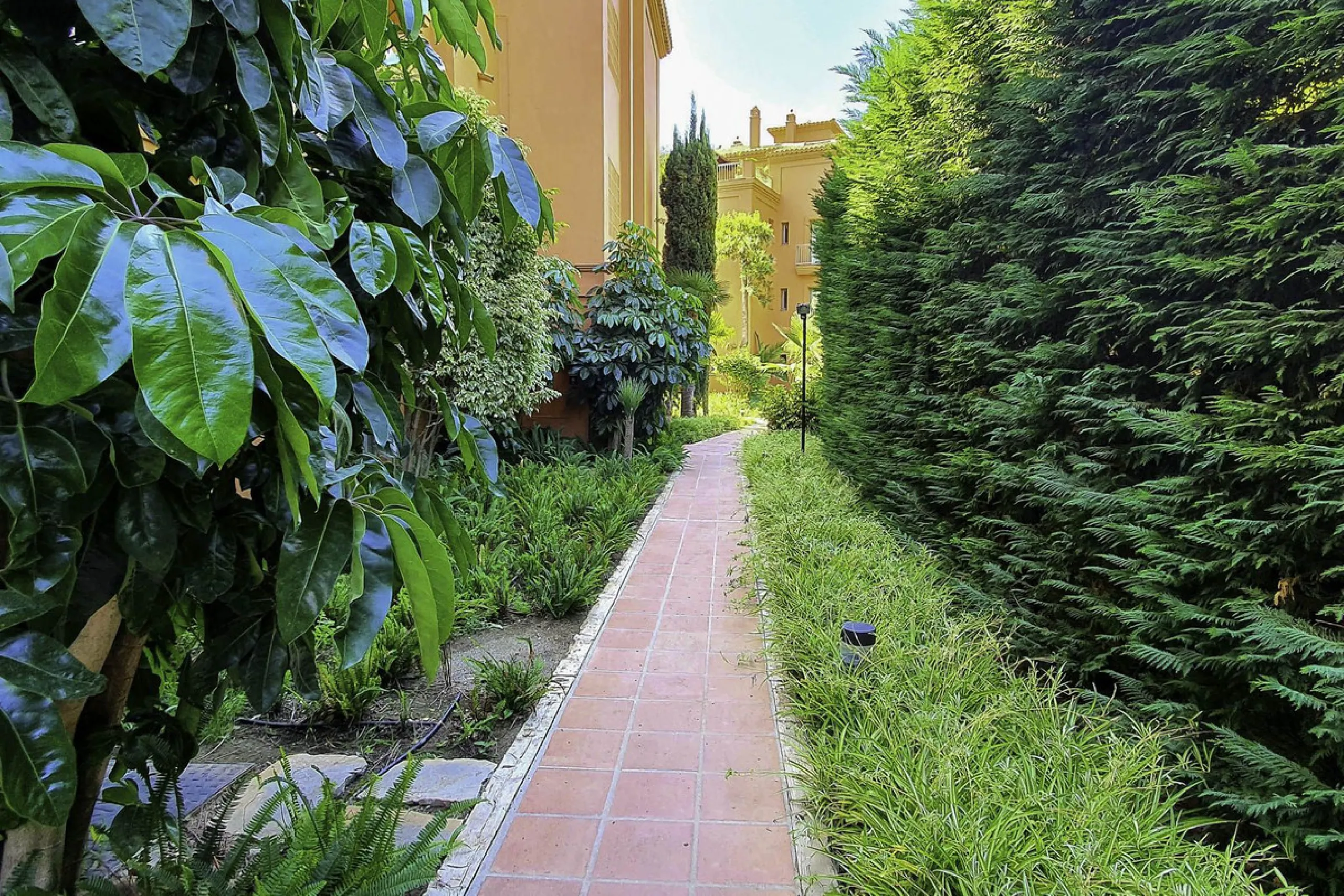 3 BEDROOM MIDDLE FLOOR APARTMENT WITH PANORAMIC SEA VIEWS TO THE COAST AND THE GOLF OF LOS FLAMINGOS