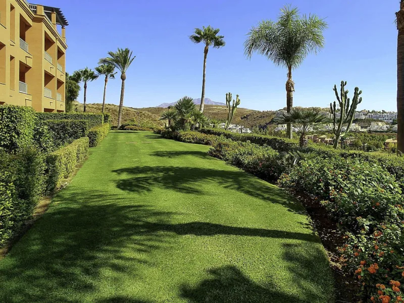 3 BEDROOM MIDDLE FLOOR APARTMENT WITH PANORAMIC SEA VIEWS TO THE COAST AND THE GOLF OF LOS FLAMINGOS