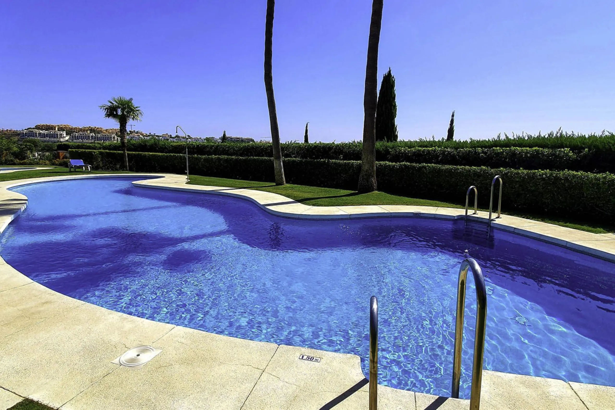 3 BEDROOM MIDDLE FLOOR APARTMENT WITH PANORAMIC SEA VIEWS TO THE COAST AND THE GOLF OF LOS FLAMINGOS