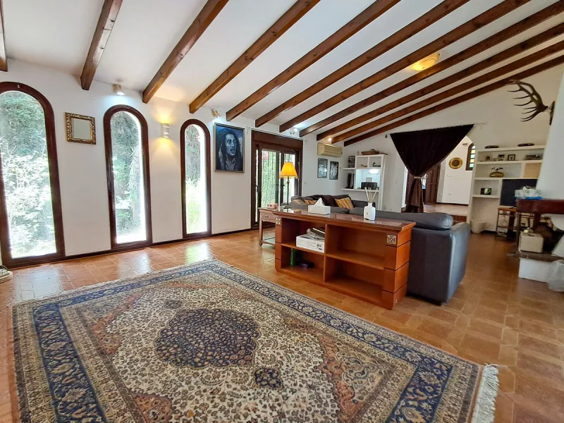 Spectacular Villa for Sale in Calahonda!  We invite you to take a look at the home staging and discover all the potential this villa has to offer.