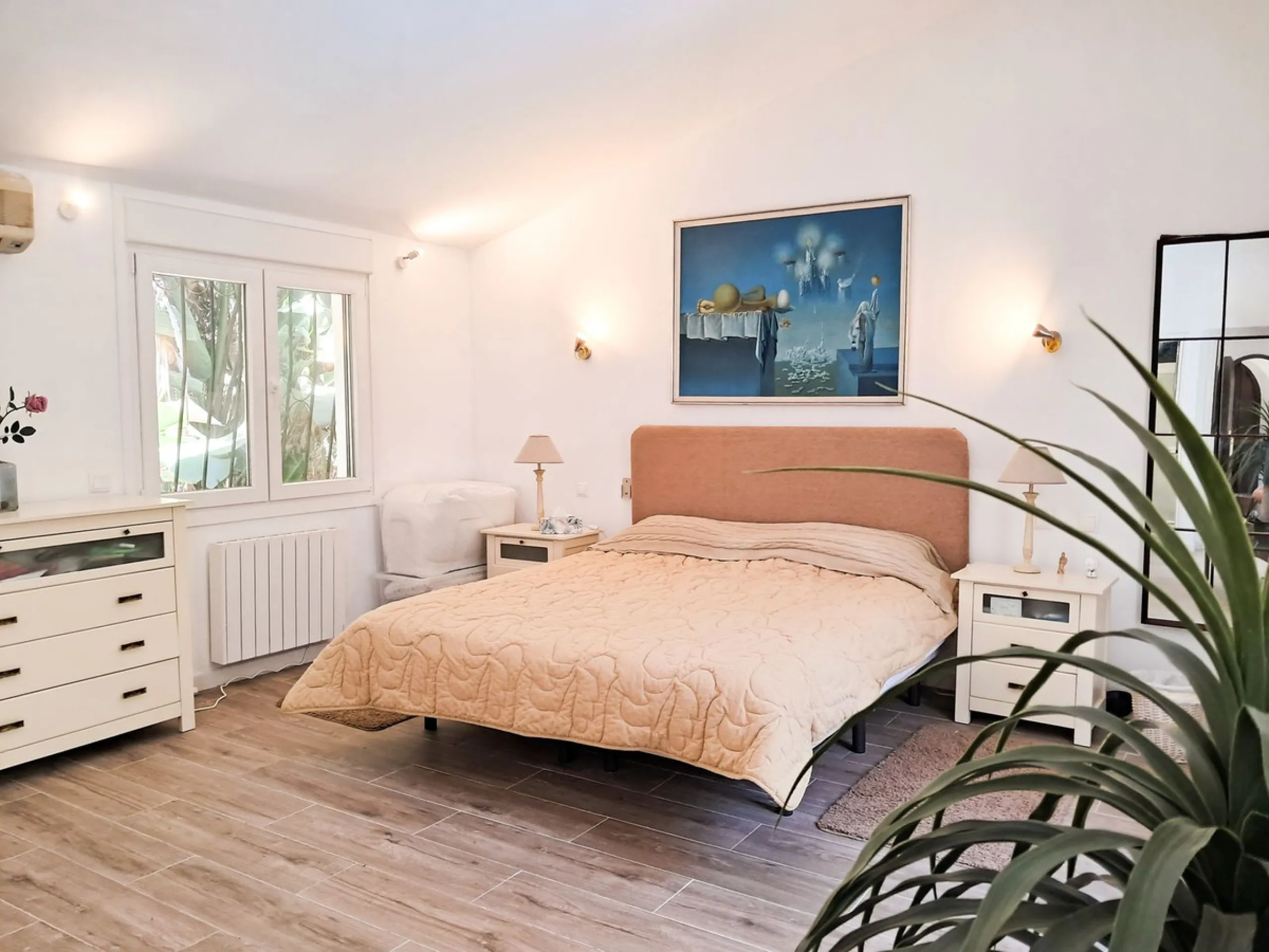Spectacular Villa for Sale in Calahonda!  We invite you to take a look at the home staging and discover all the potential this villa has to offer.