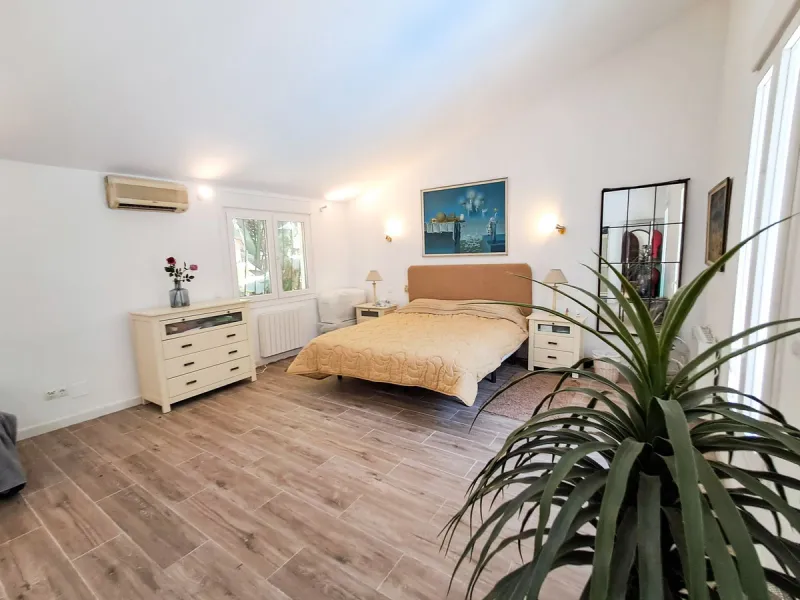 Spectacular Villa for Sale in Calahonda!  We invite you to take a look at the home staging and discover all the potential this villa has to offer.