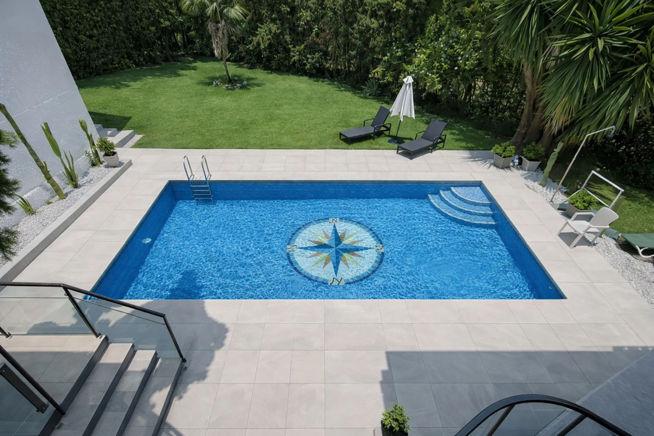 Spectacular Villa for Sale in Calahonda!  We invite you to take a look at the home staging and discover all the potential this villa has to offer.