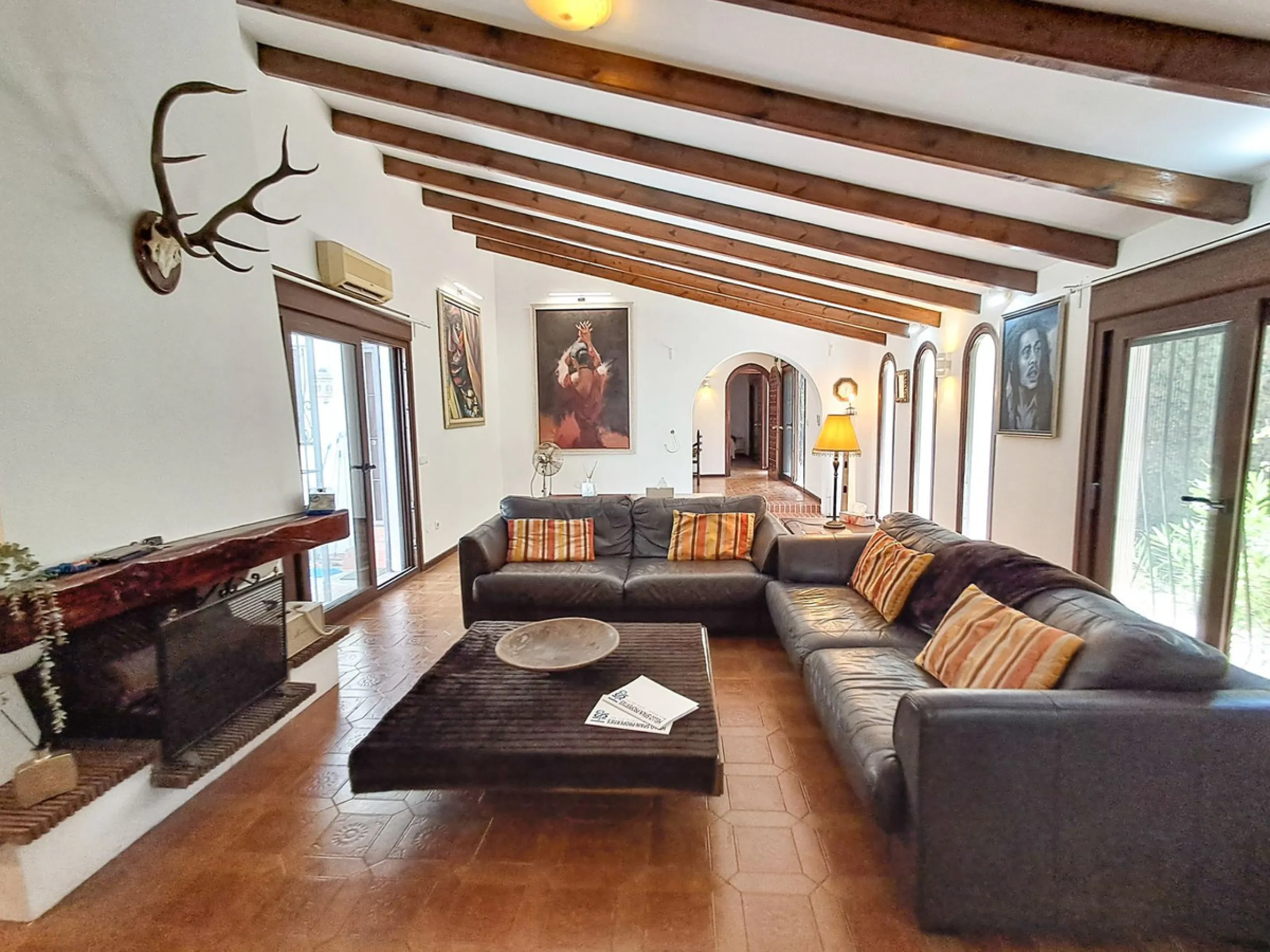 Spectacular Villa for Sale in Calahonda!  We invite you to take a look at the home staging and discover all the potential this villa has to offer.