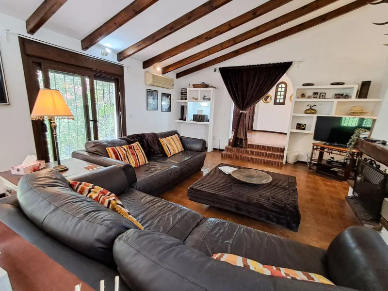Spectacular Villa for Sale in Calahonda!  We invite you to take a look at the home staging and discover all the potential this villa has to offer.