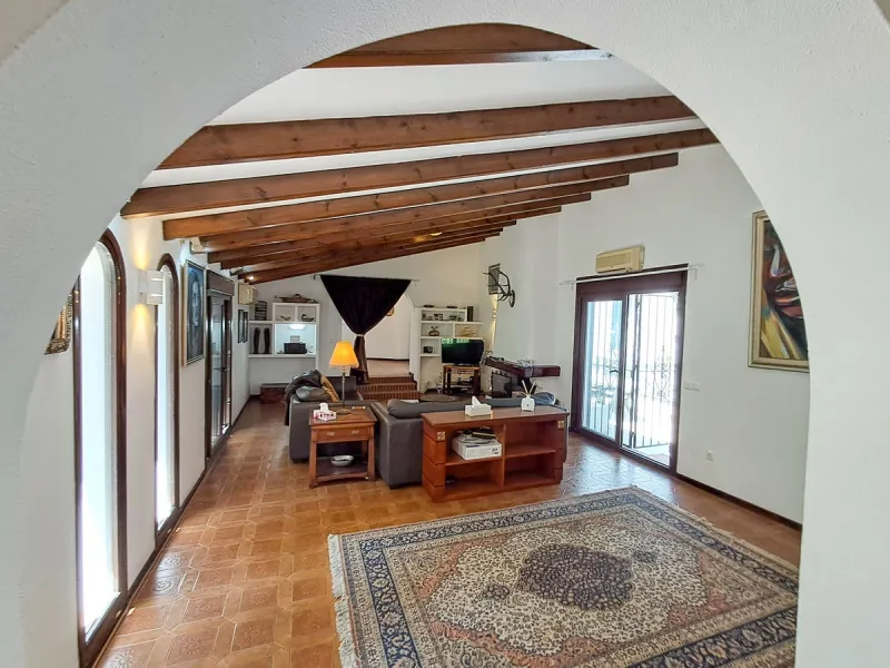 Spectacular Villa for Sale in Calahonda!  We invite you to take a look at the home staging and discover all the potential this villa has to offer.