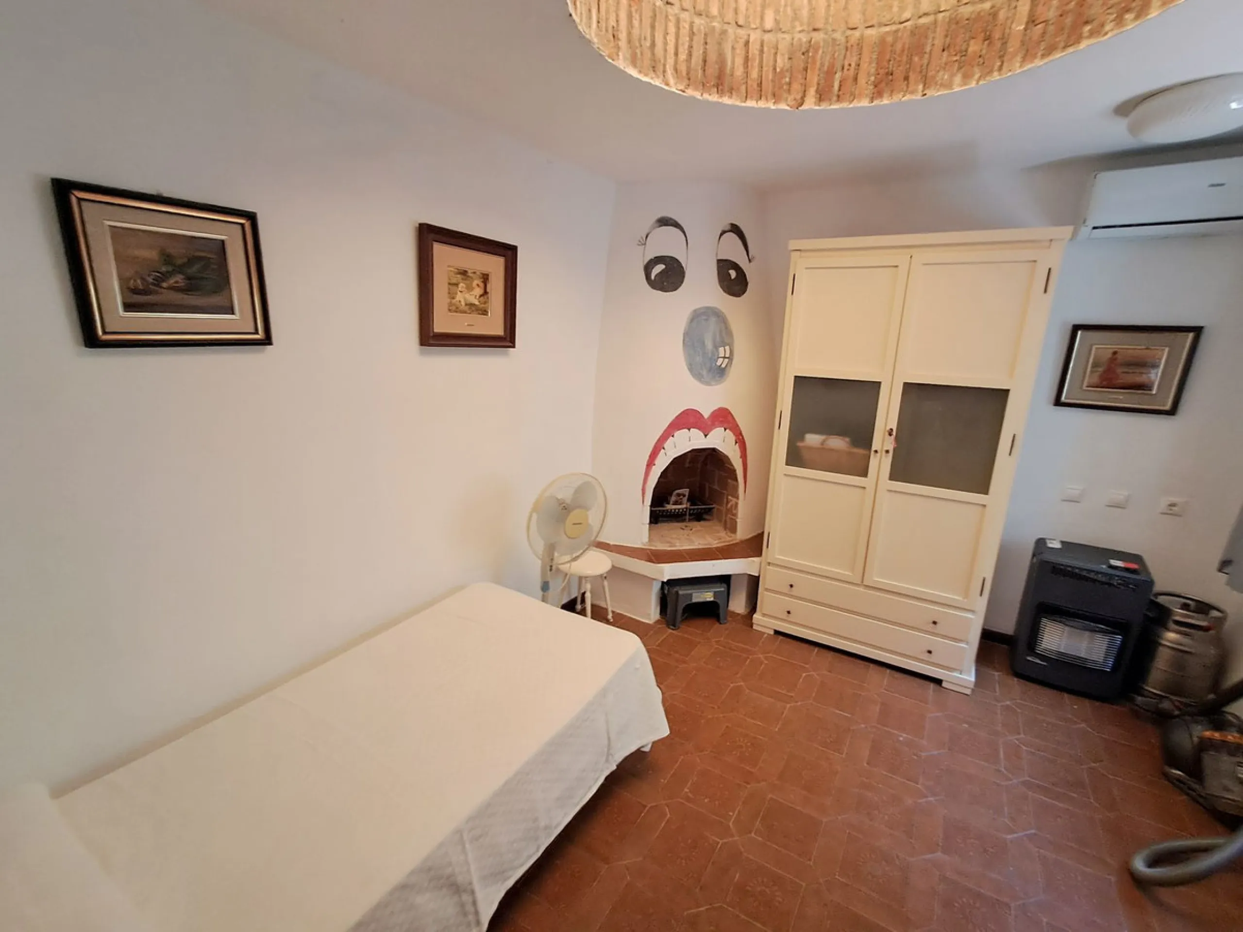 Spectacular Villa for Sale in Calahonda!  We invite you to take a look at the home staging and discover all the potential this villa has to offer.