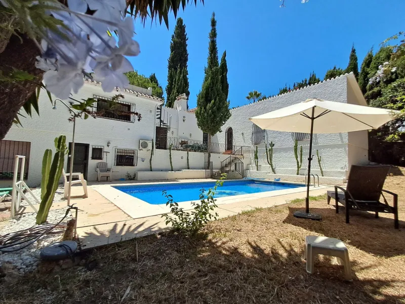 Spectacular Villa for Sale in Calahonda!  We invite you to take a look at the home staging and discover all the potential this villa has to offer.