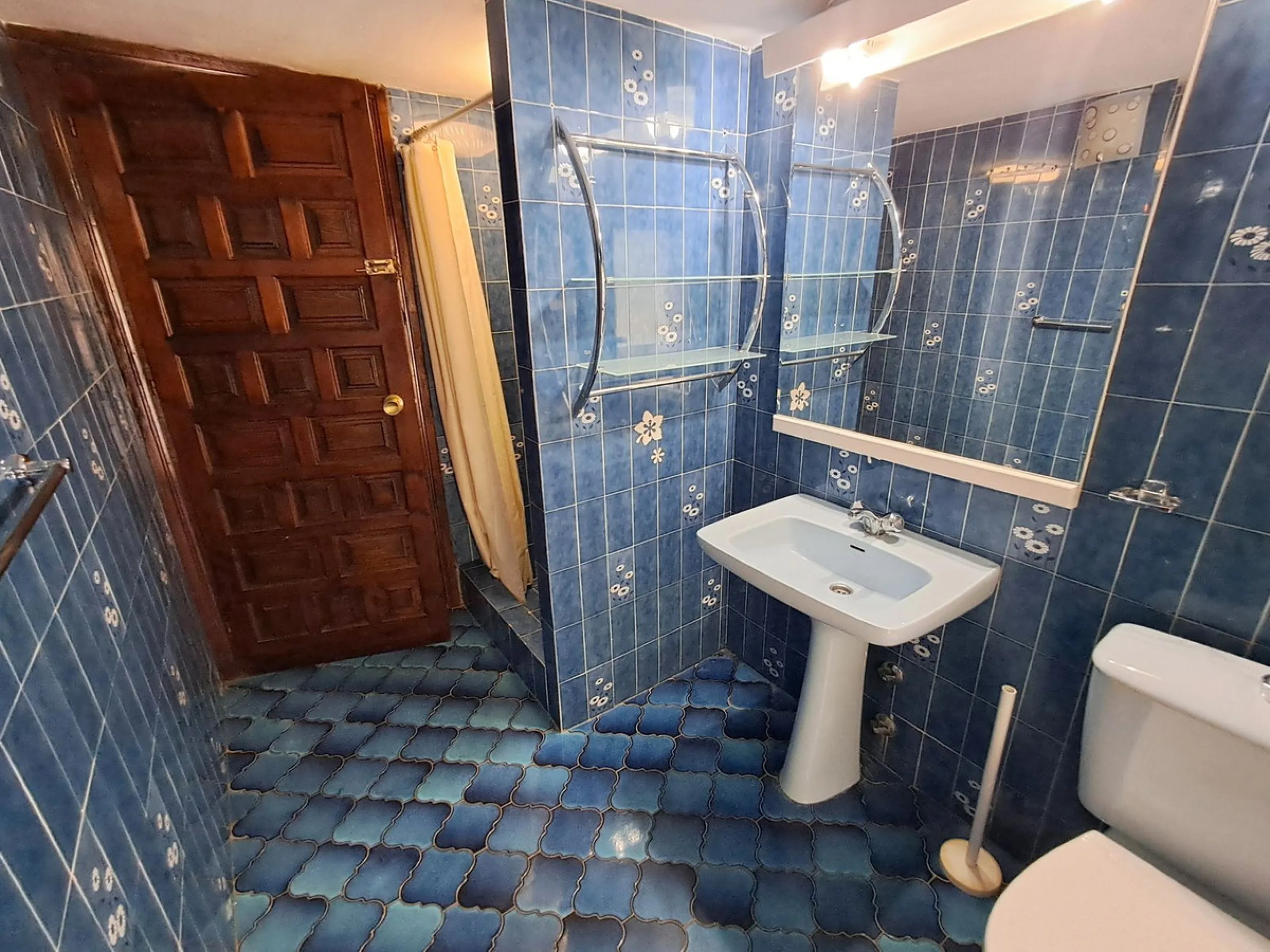 Spectacular Villa for Sale in Calahonda!  We invite you to take a look at the home staging and discover all the potential this villa has to offer.