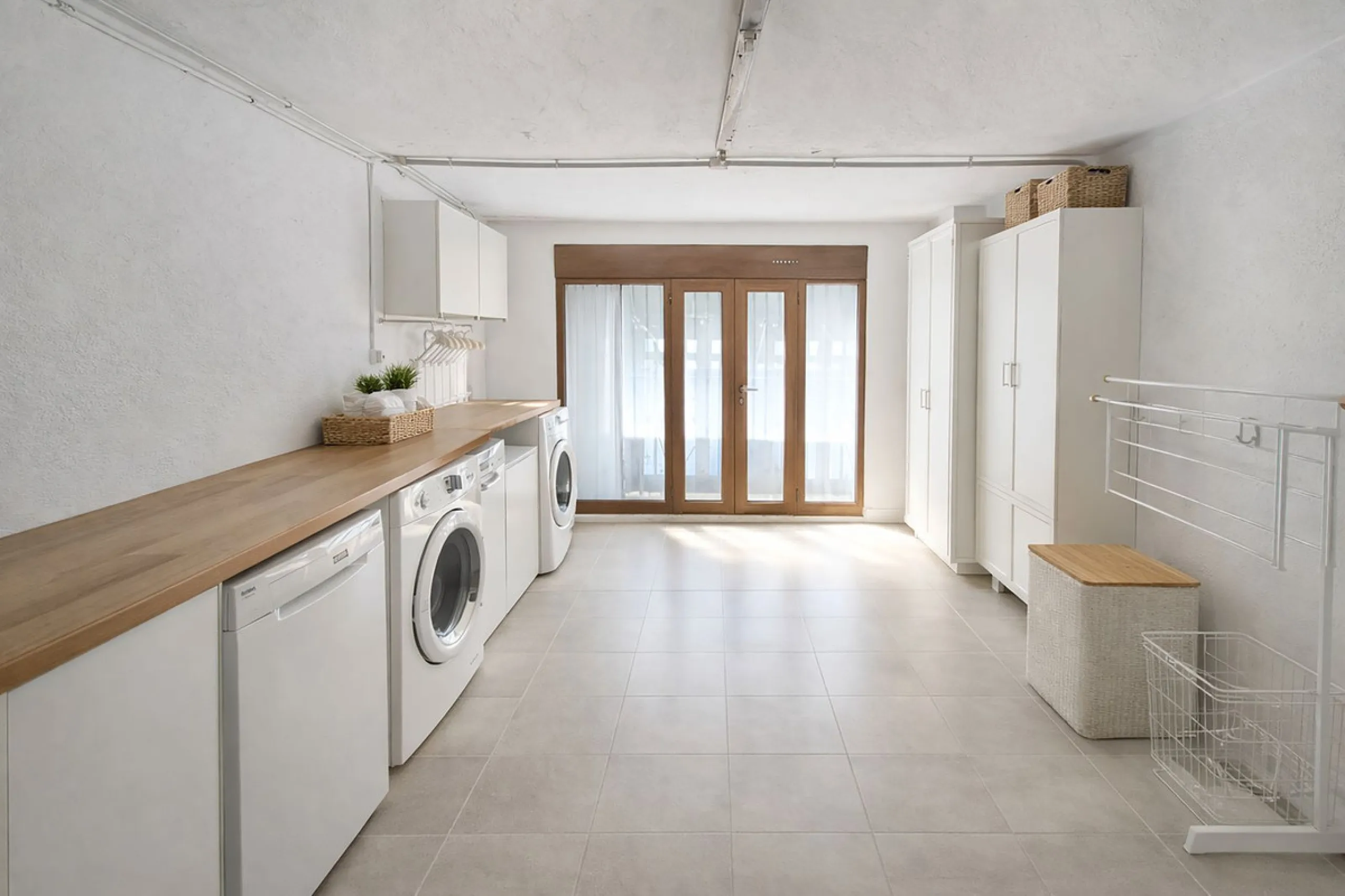 Spectacular Villa for Sale in Calahonda!  We invite you to take a look at the home staging and discover all the potential this villa has to offer.