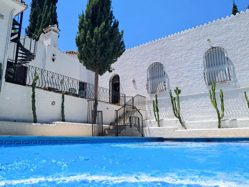 Spectacular Villa for Sale in Calahonda!  We invite you to take a look at the home staging and discover all the potential this villa has to offer.