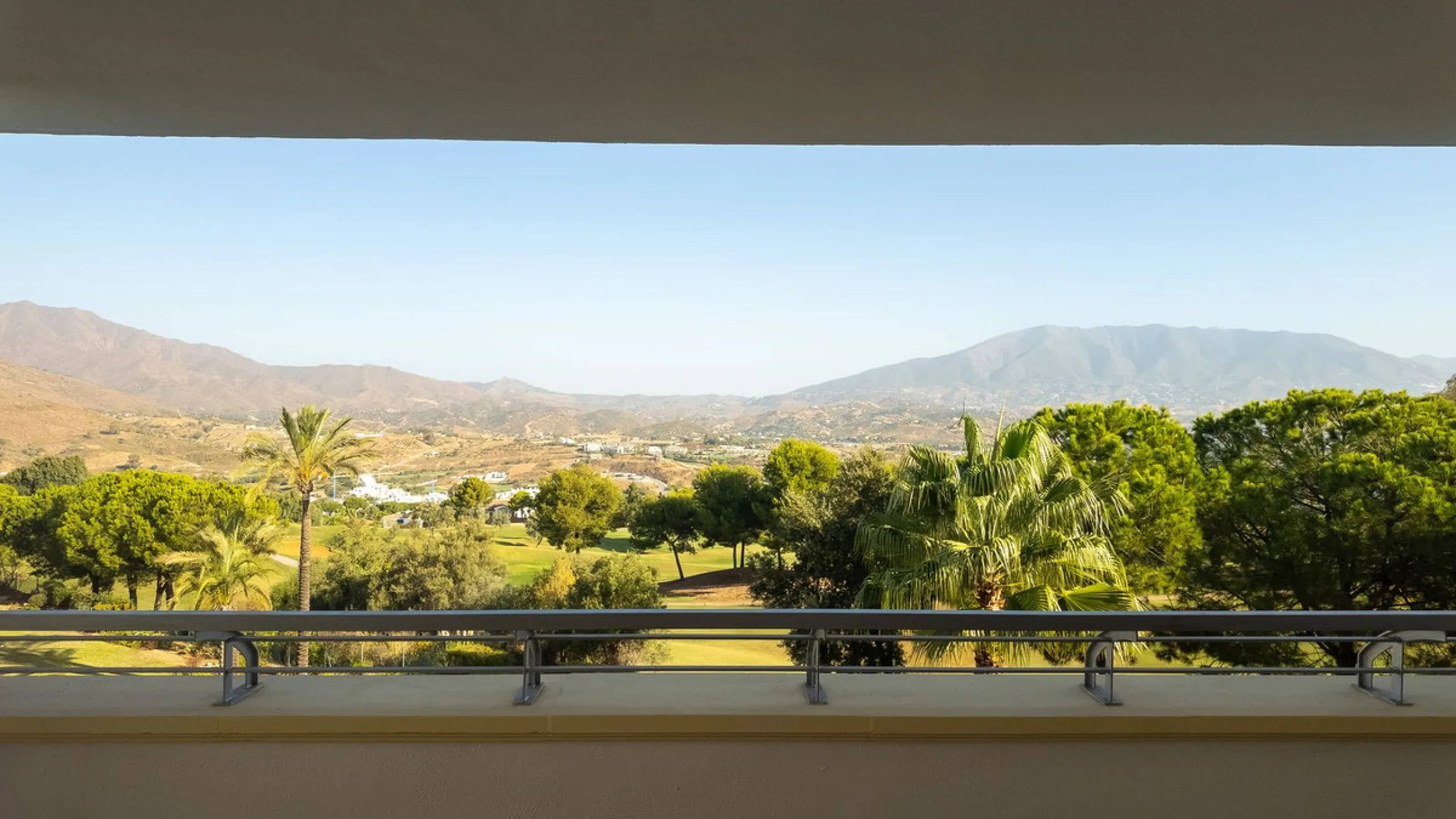 Discover this stunning and exceptionally spacious 3-bedroom, 3-bathroom apartment located in the sought-after area of La Cala Golf. Boasting an elegant and bright living area, the property opens up to a generous terrace with breathtaking views over the Eu