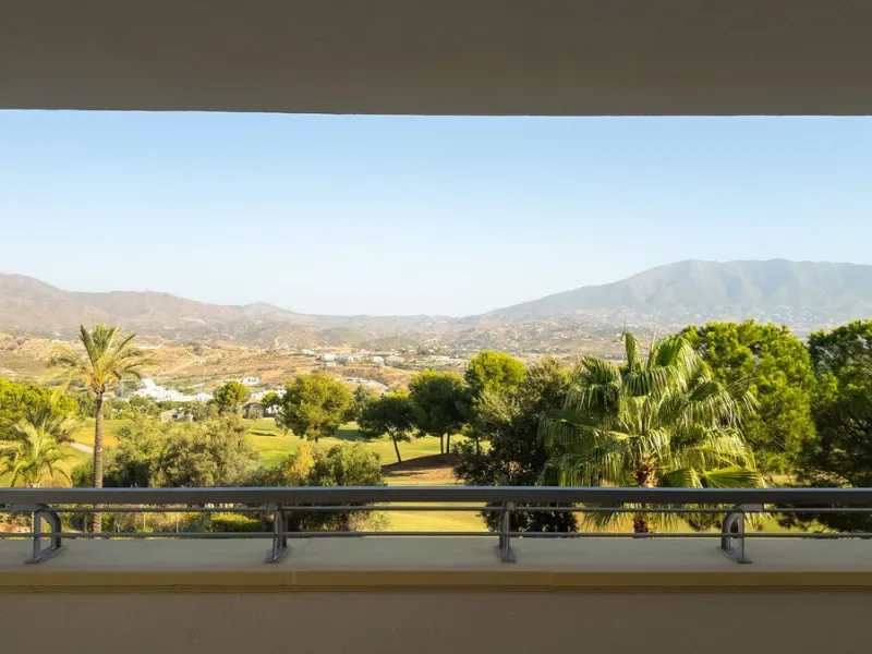 Discover this stunning and exceptionally spacious 3-bedroom, 3-bathroom apartment located in the sought-after area of La Cala Golf. Boasting an elegant and bright living area, the property opens up to a generous terrace with breathtaking views over the Eu