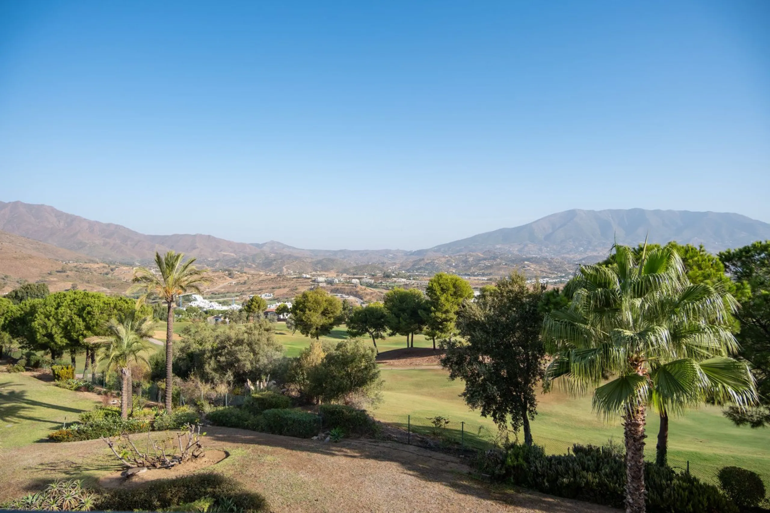 Discover this stunning and exceptionally spacious 3-bedroom, 3-bathroom apartment located in the sought-after area of La Cala Golf. Boasting an elegant and bright living area, the property opens up to a generous terrace with breathtaking views over the Eu