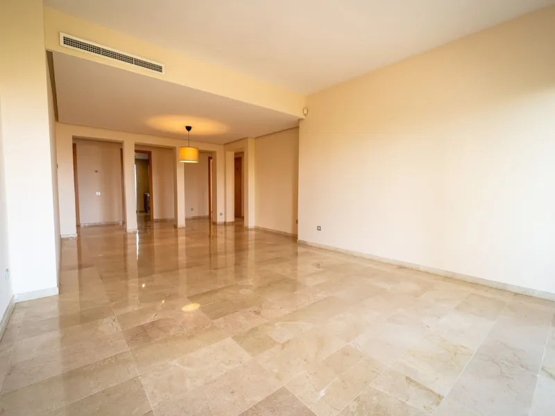 Discover this stunning and exceptionally spacious 3-bedroom, 3-bathroom apartment located in the sought-after area of La Cala Golf. Boasting an elegant and bright living area, the property opens up to a generous terrace with breathtaking views over the Eu