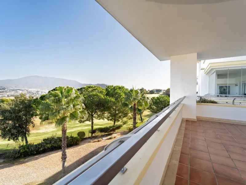 Discover this stunning and exceptionally spacious 3-bedroom, 3-bathroom apartment located in the sought-after area of La Cala Golf. Boasting an elegant and bright living area, the property opens up to a generous terrace with breathtaking views over the Eu