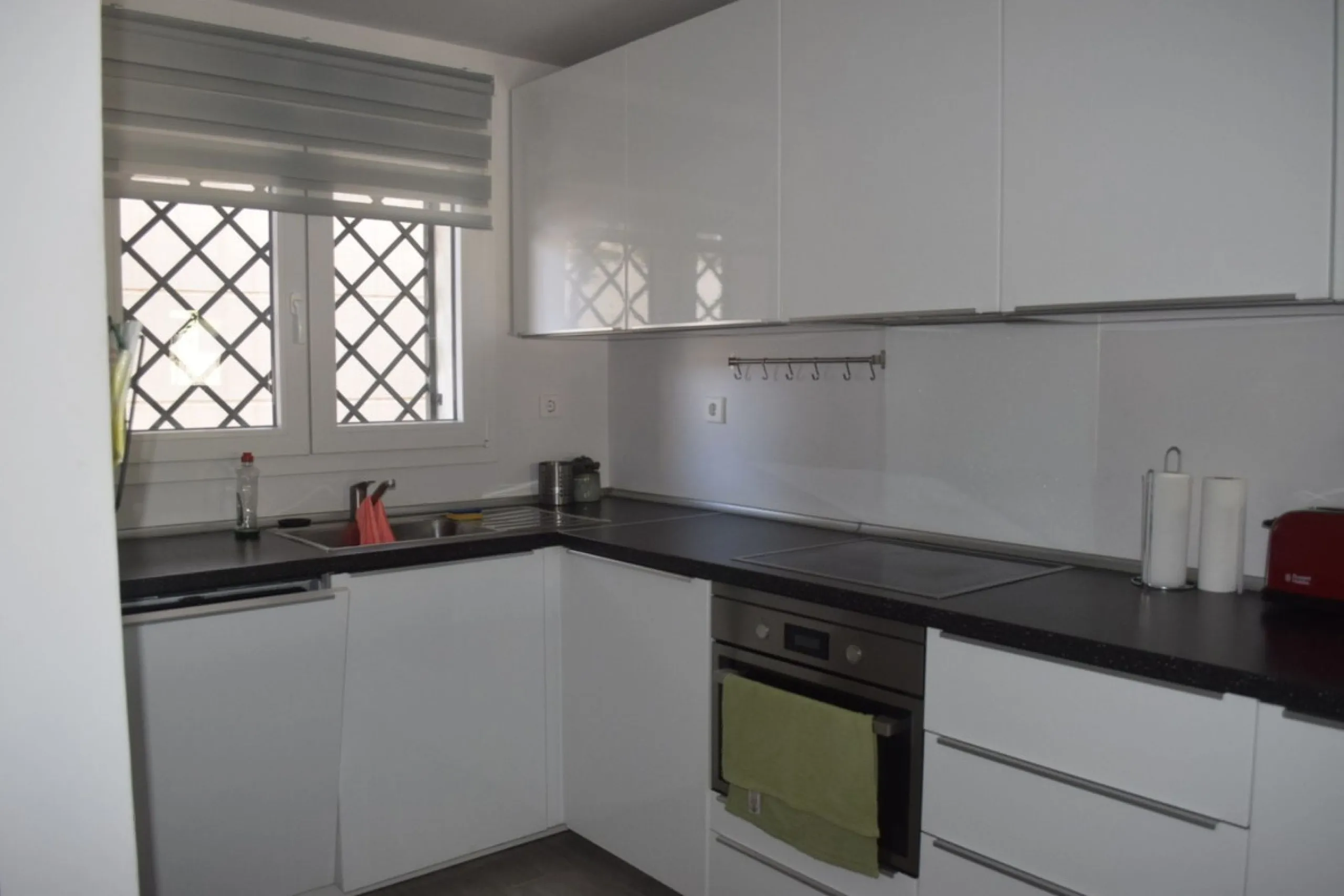 Apartment - Ground Floor Apartment в продаже в Marbella, Málaga. В доме 2 спален и 2 ванных комнат. Площадь дома 96 м²