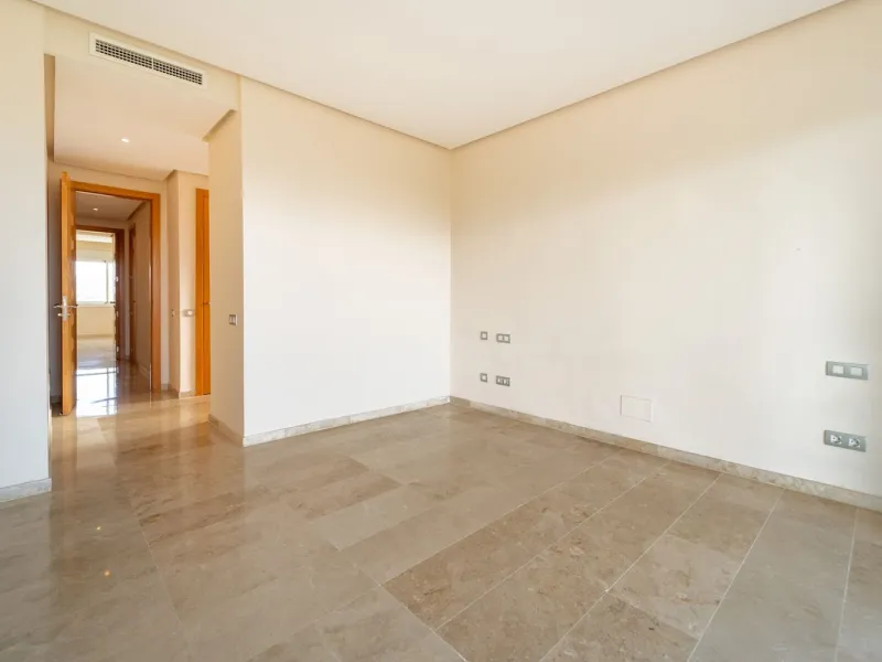 Discover this stunning and exceptionally spacious 3-bedroom, 3-bathroom apartment located in the sought-after area of La Cala Golf. Boasting an elegant and bright living area, the property opens up to a generous terrace with breathtaking views over the Eu