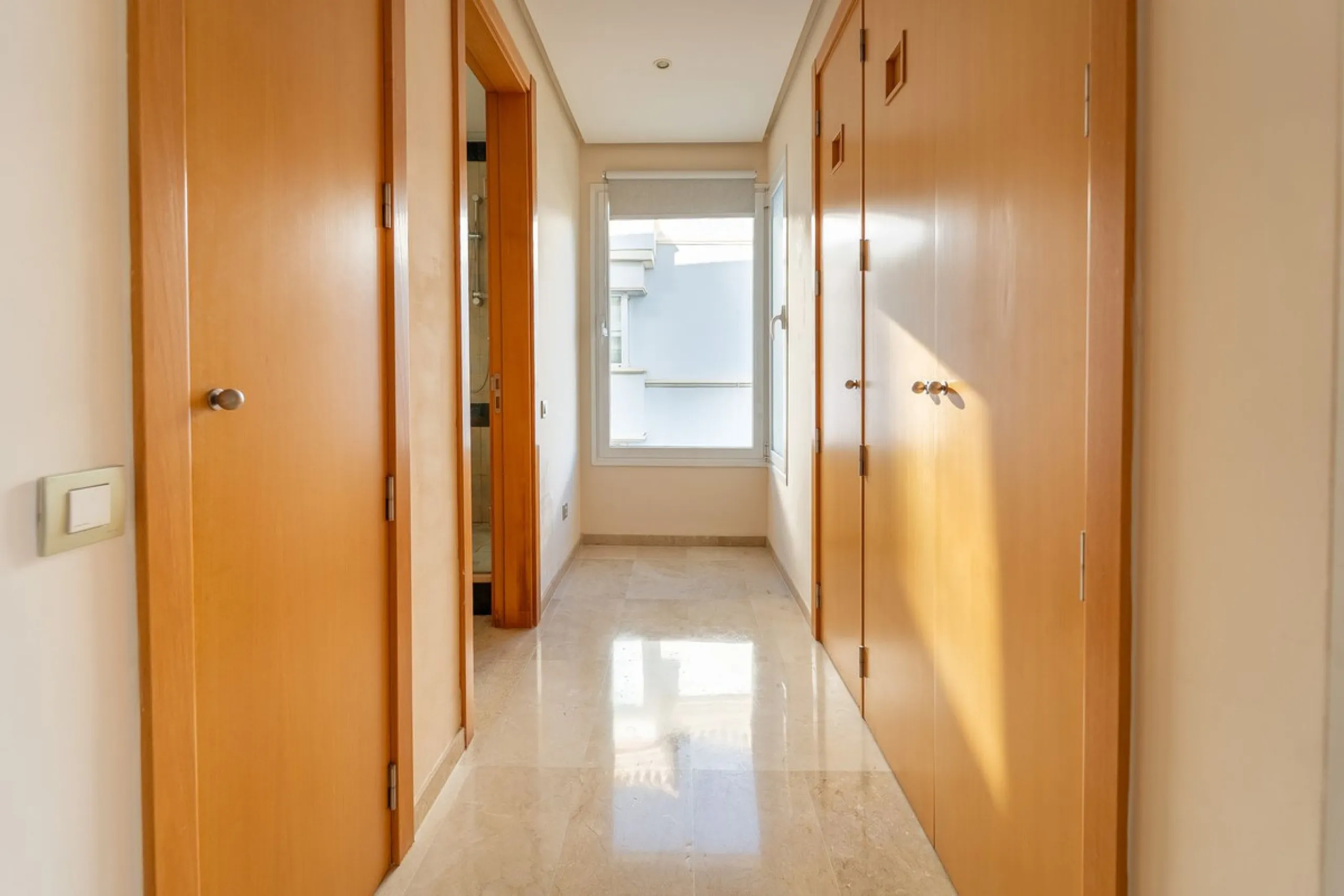 Discover this stunning and exceptionally spacious 3-bedroom, 3-bathroom apartment located in the sought-after area of La Cala Golf. Boasting an elegant and bright living area, the property opens up to a generous terrace with breathtaking views over the Eu
