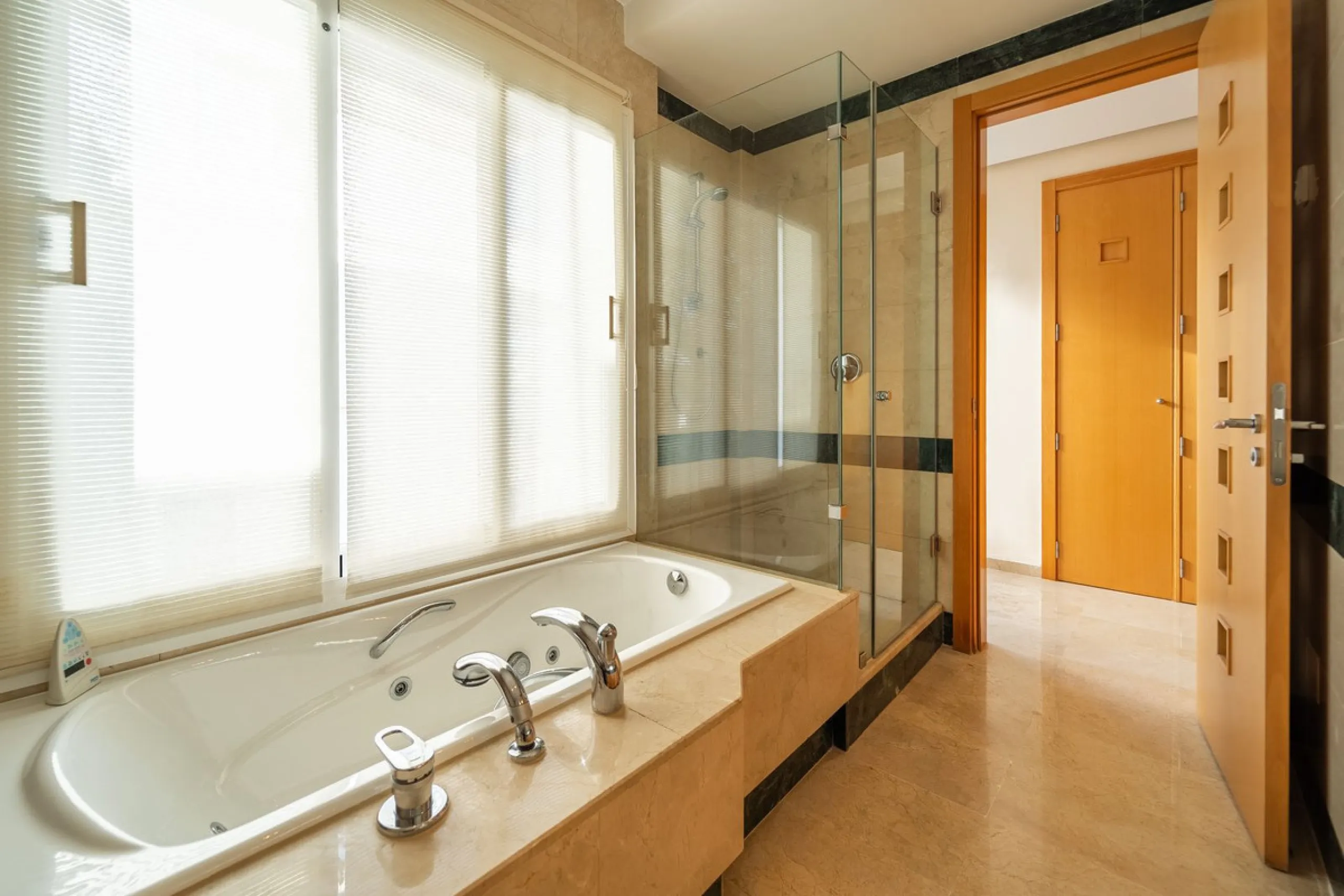 Discover this stunning and exceptionally spacious 3-bedroom, 3-bathroom apartment located in the sought-after area of La Cala Golf. Boasting an elegant and bright living area, the property opens up to a generous terrace with breathtaking views over the Eu