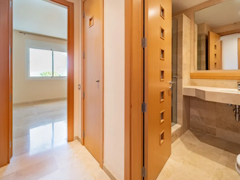 Discover this stunning and exceptionally spacious 3-bedroom, 3-bathroom apartment located in the sought-after area of La Cala Golf. Boasting an elegant and bright living area, the property opens up to a generous terrace with breathtaking views over the Eu