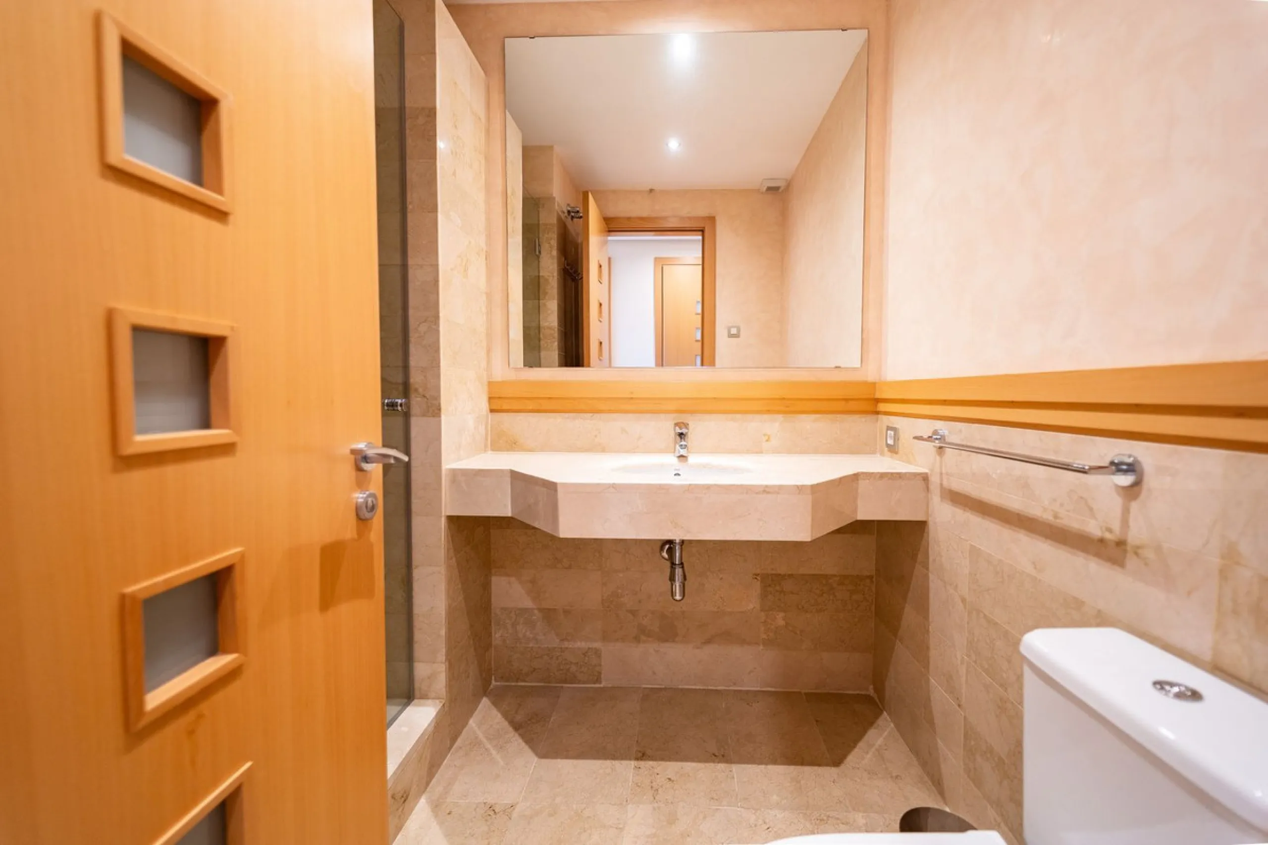 Discover this stunning and exceptionally spacious 3-bedroom, 3-bathroom apartment located in the sought-after area of La Cala Golf. Boasting an elegant and bright living area, the property opens up to a generous terrace with breathtaking views over the Eu