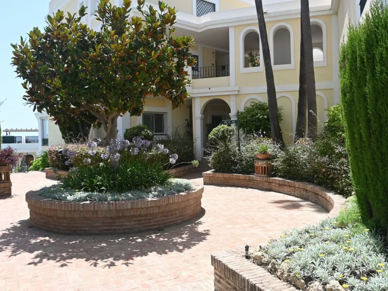 Apartment - Ground Floor Apartment в продаже в Marbella, Málaga. В доме 2 спален и 2 ванных комнат. Площадь дома 96 м²