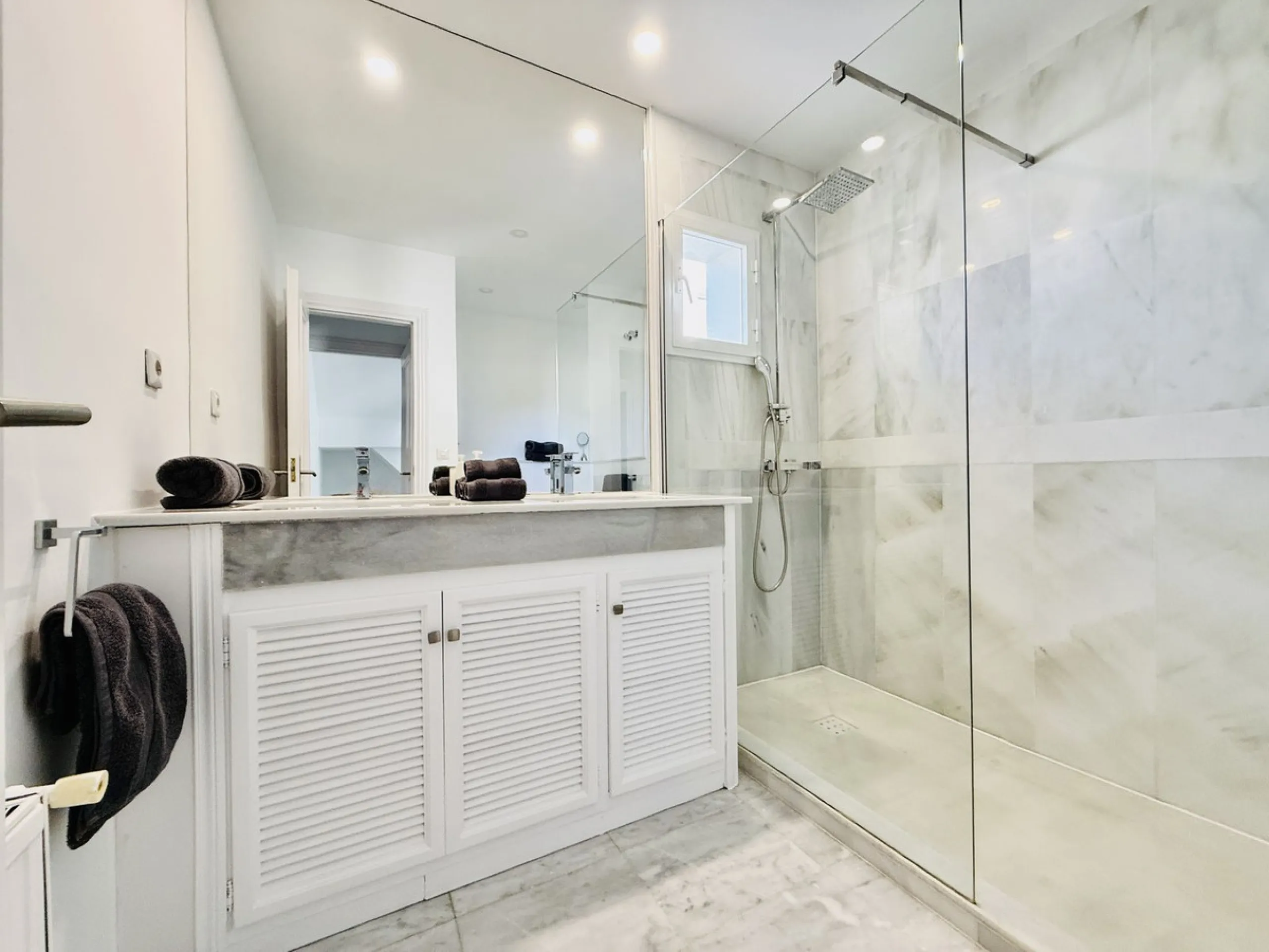 4-Bedroom Semi-Detached House in the Exclusive Casasola Development, Next to Guadalmina Baja!
